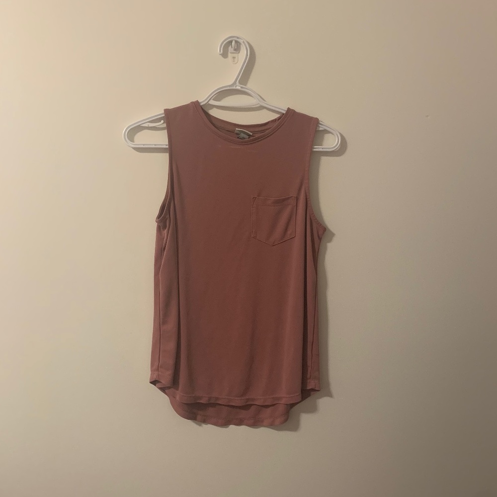 Pink pocket tank